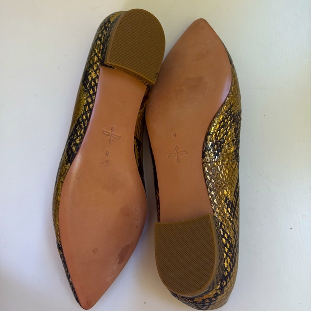 NWOT Pour La Victoire Gold Snakeskin Women's Flats, Sz 8 - Picture 4 of 12